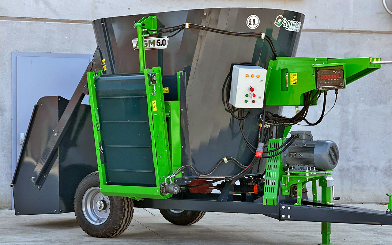 Special-Design-Trailed-Electrical-Feed-Mixer-wagon